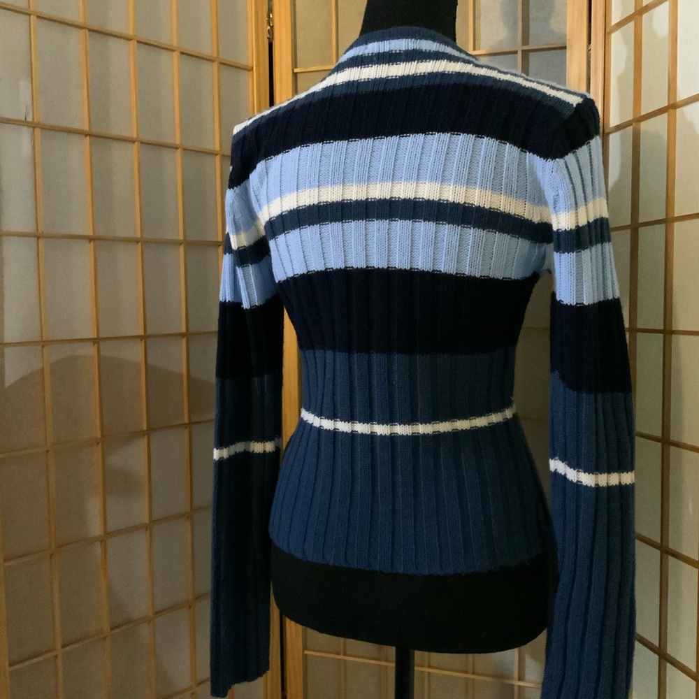 Elegant Navy and Light Blue Striped V-Neck Sweater - Picture 2 of 7